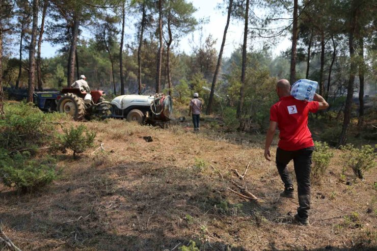 Türk Kızılay’dan orman yangını olan bölgelere yardım