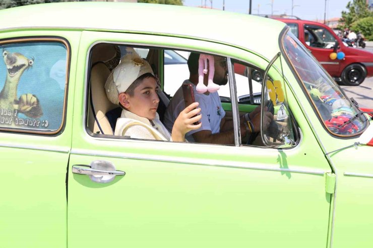 529 yıllık sünnet geleneği Sivas’ta yaşatıldı, 34 çocuk doyasıya eğlendi