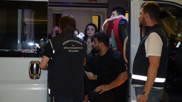 Edirne’de kaçak göçmen operasyonu: 27 kişi yakalandı