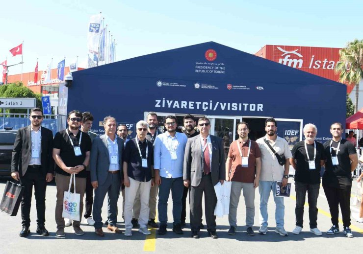 Sakarya Üniversitesi, İDEF’te geleceğin teknolojilerini inceledi