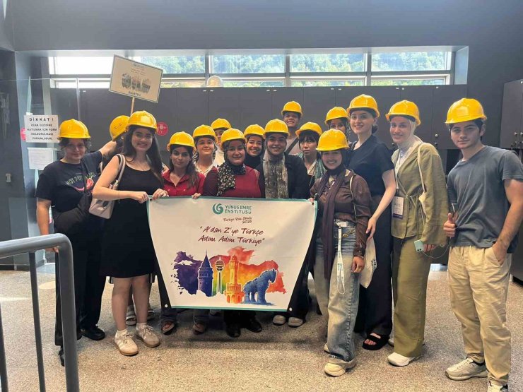 Yabancı öğrencilere Türkçe eğitimi