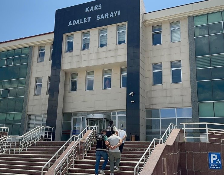 Kars’ta uyuşturucu taciri 2 kişi tutuklandı