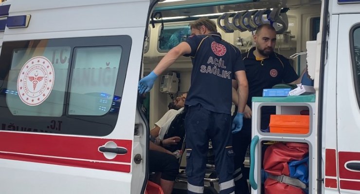 Maltepe’de servis otobüsü şarampole yuvarlandı: 8 yaralı