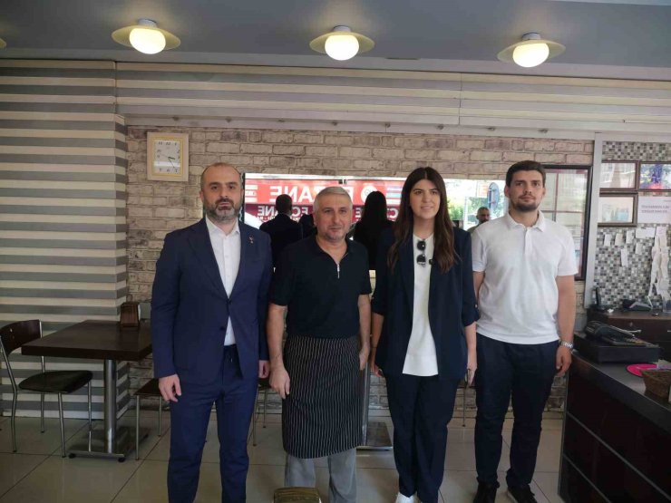 Derya Ayaydın Fatih’te esnaf ve vatandaşlarla buluştu