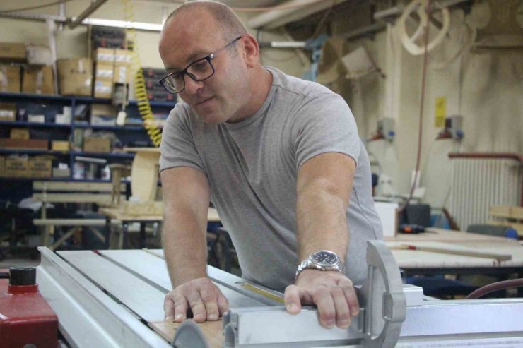 Atık malzemeler geri dönüşümle yeniden hayat buldu