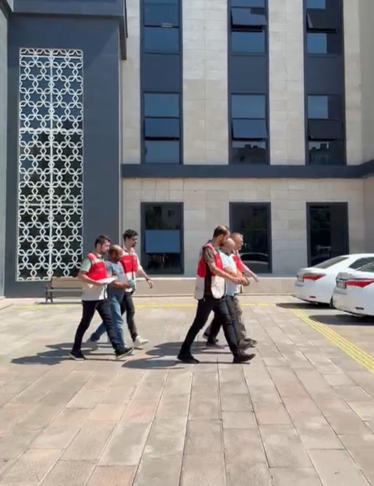 Çanakkale’de 58’er yıl hapis cezasıyla aranan 2 şahıs yakalandı