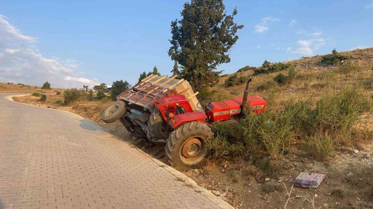 Traktör altında kalan sürücü hayatını kaybetti