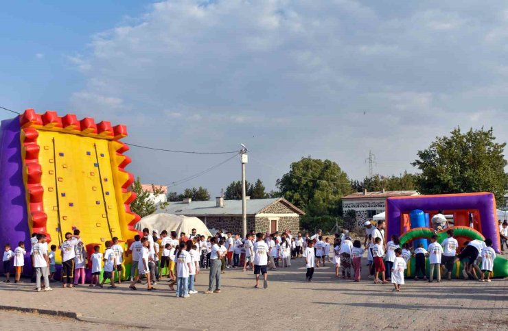 Diyarbakır Dokuzçeltik Mahallesi’ndeki çocukların talebi yerine getirildi