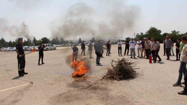 Elazığ’da sağlıkçılara yangın tatbikatı gerçekleştirildi