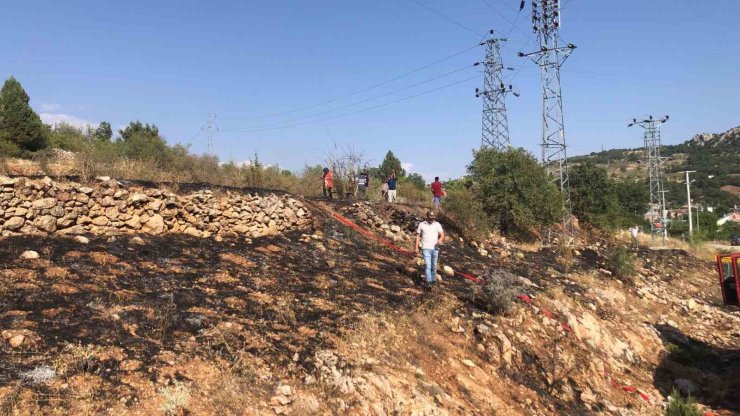 Bozkır’da otluk alanda çıkan yangın paniğe neden oldu