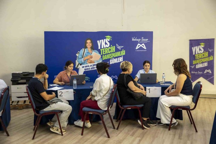 Mersin’de öğrencilere ücretsiz YKS tercih desteği