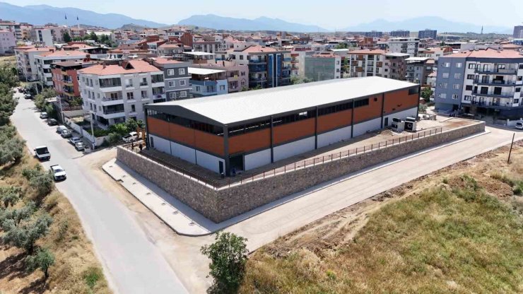 Turgutlu Belediyesi Mimar Ferdi Zeyrek Spor Kompleksi’nde sona yaklaşıldı