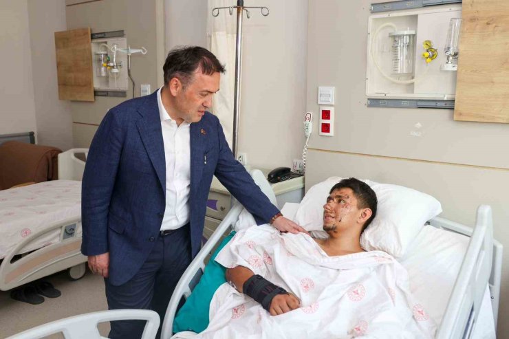 Vali Sözer’den hastaneye moral ziyareti