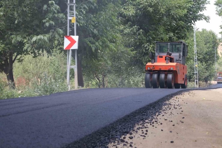 Çağlayan Mahallesi’nde doğalgazın ardından sıcak asfalt konforu