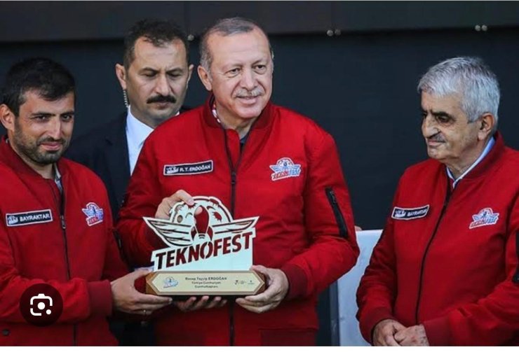 "Bayraktar, ülkemizin genç mühendislerine, bilim insanlarına ve girişimcilerine rol model olmuştur"