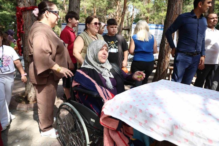 Sevgi teyzeye sevgi dolu yardım