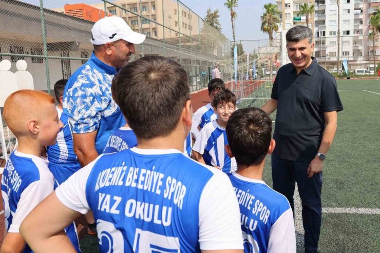 Yaz spor kursları ile Akdenizli çocuklar geleceğe hazırlanıyor