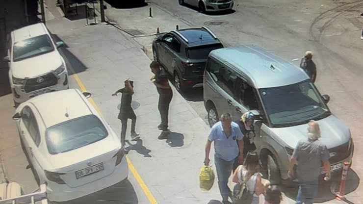 Karabük’te uçan tekmeli ve bıçaklı kavga: 2 yaralı