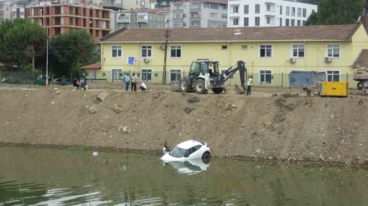 Samsun’da SUV araç ırmağa düştü, 3 kişi ölümden döndü