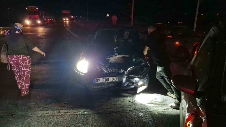 Kırmızı ışık ihlali yapan araç kazaya karıştı... O anlar kamerada