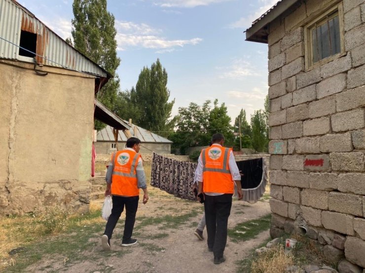 Patnos’ta 50 aileye et yardımı yapıldı