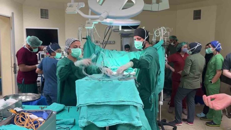 Motosiklet kazası sonrası beyin ölümü gerçekleşen genç kızın organları 3 kişiye umut oldu