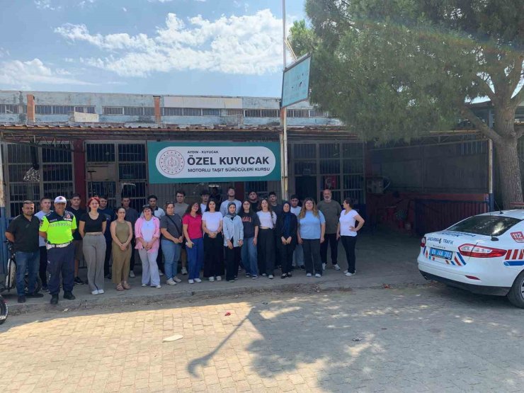 Kuyucak’ta 85 sürücü adayı trafik konusunda bilgilendirildi