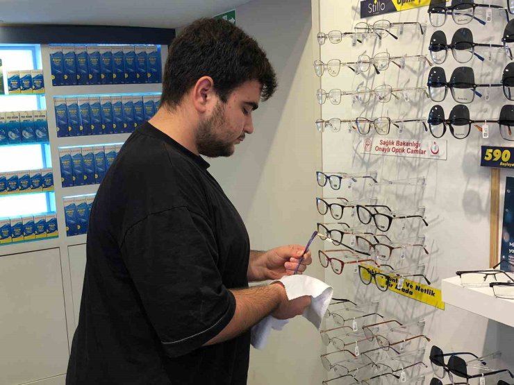 Güneş gözlüğü alırken Sağlık Bakanlığı onayına dikkat edilmeli