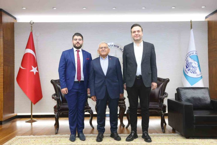 Başkan Büyükkılıç; AK Parti Gençlik Kolları Başkanı İbiş’i ağırladı