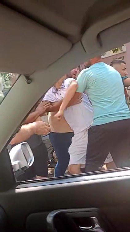 Trafikte dehşet saçtılar: Yol verme tartışması saldırıya dönüştü