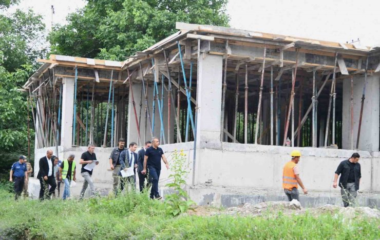 Vali Çiçek, spor inşaatlarını denetledi