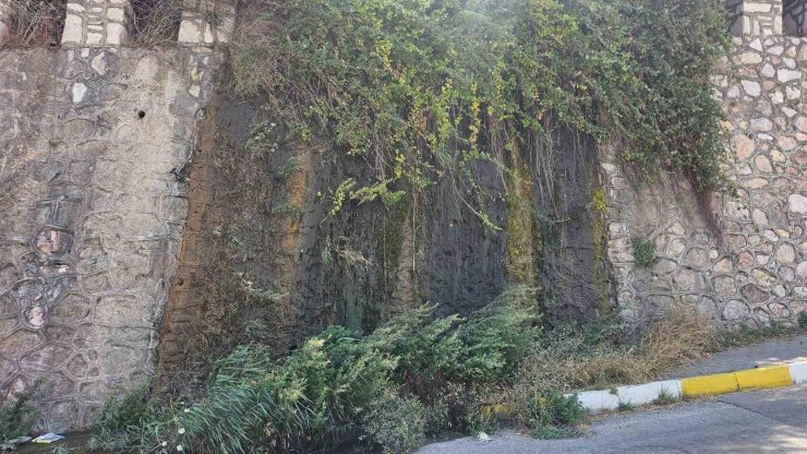 Bandırma’da boşa akan su tepki çekiyor