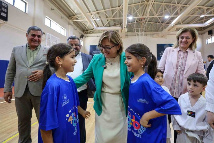 Başkan Şahin, Yaz Okulları’ndan yararlanan çocuklarla bir araya geldi