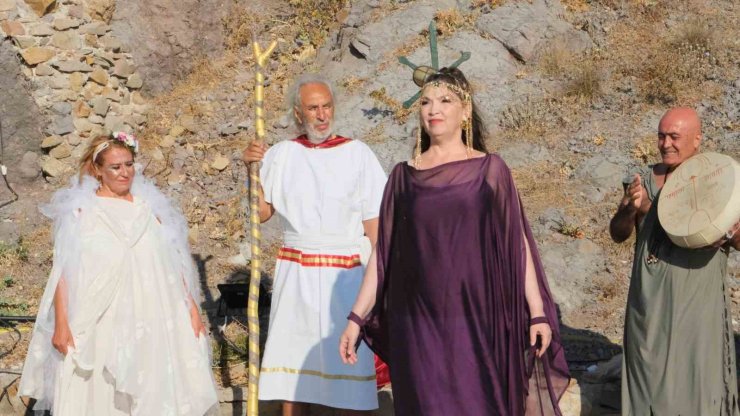 Bozcaada’da "Ozanın Günü ve Homeros Okuması" 24’üncü kez edebiyatseverlerle buluştu