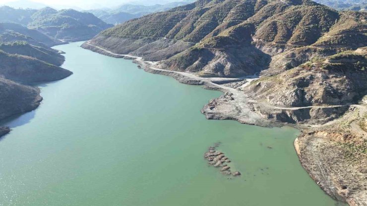 Son 65 yılın en kurak yılını yaşayan Hatay’da kentin içme suyunu karşılayan barajın su seviyesi yüzde 18’e düştü