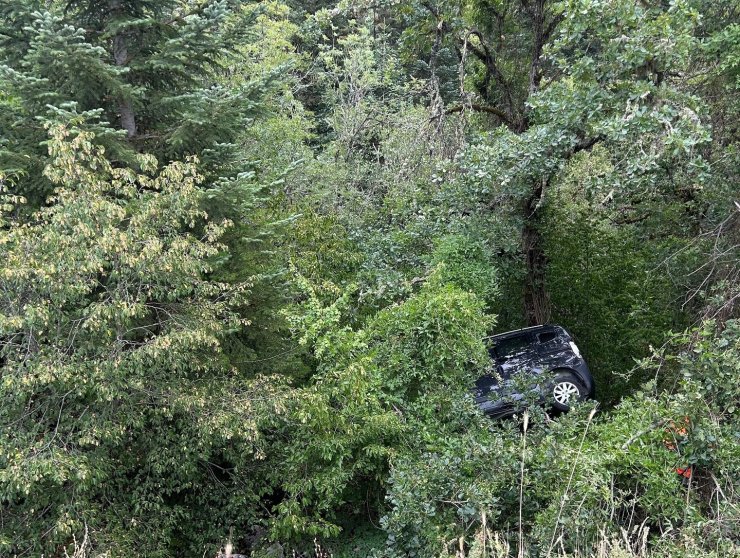 Kastamonu’da hafif ticari araç şarampole yuvarlandı: 4 yaralı