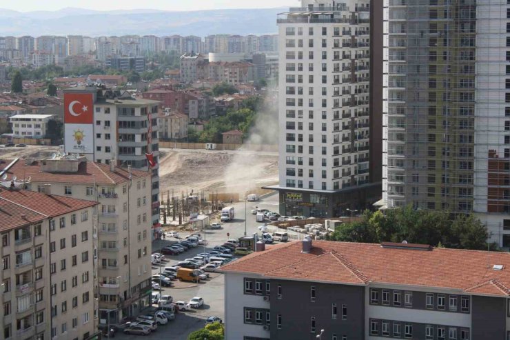 İş makinesi doğalgaz borusunu patlattı