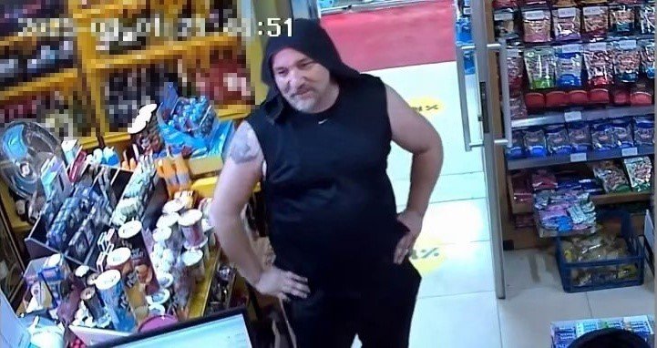 Gülerken bir anda yere yığıldı, hayatını kaybetti