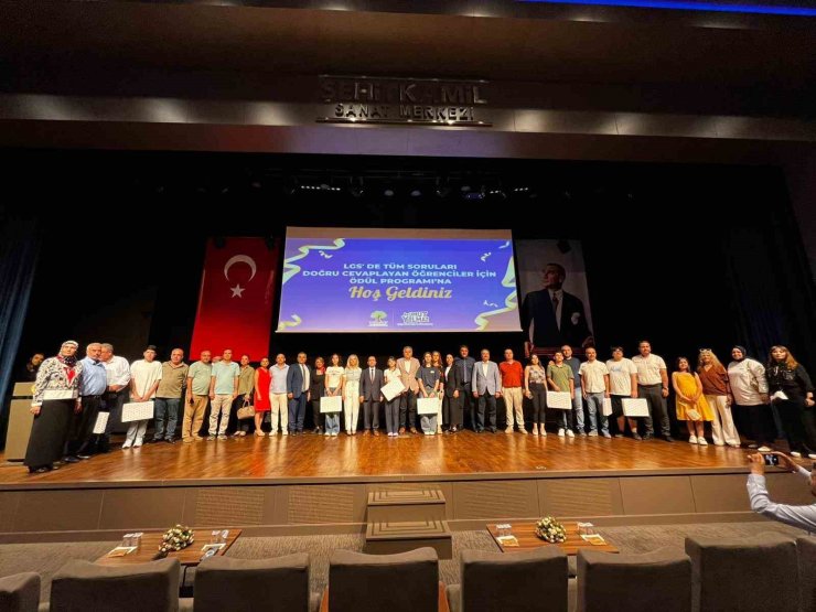 Şehitkamil’in Türkiye birincilerine dizüstü bilgisayar