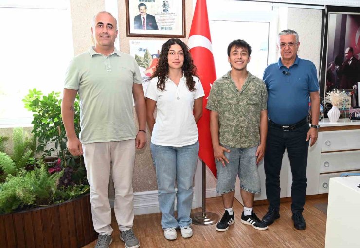 Kemer’de belediye destekli kurs öğrencileri ilçe birincisi oldu