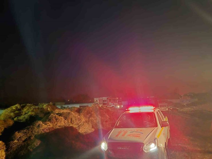 Bigadiç’te 2 bin 200 balya saman yanarak, kül oldu