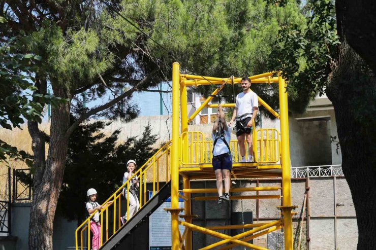 Küçükçekmece Belediyesi macera parklarına ziyaretçi akını