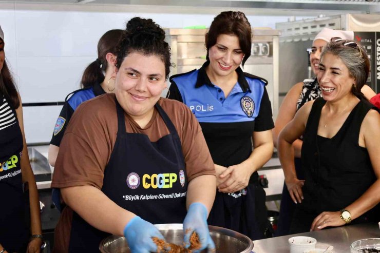 Mersin polisinden geleceğin aşçılarına destek