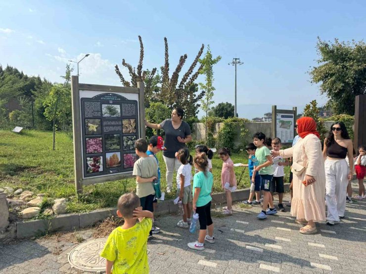 Öğrenciler botanik bahçesinde doğayla buluştu