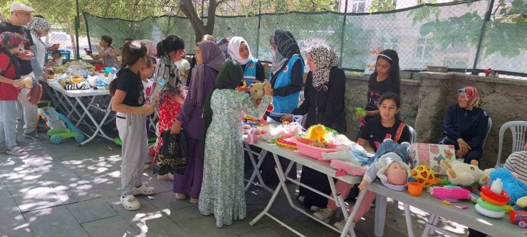 Elazığ’da "Oyuncağımın Geliri Gazze’ye" projesi