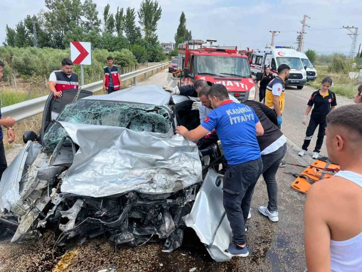 Osmaniye’de otomobiller kafa kafaya çarpıştı: 1 ölü, 1 yaralı