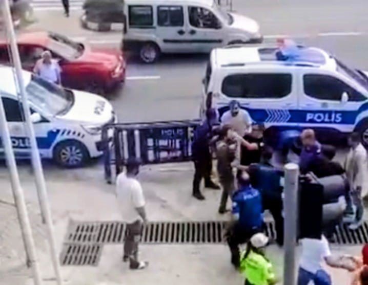 Bilecik’te iki grup arasındaki kavgada ortalık savaş alanına döndü