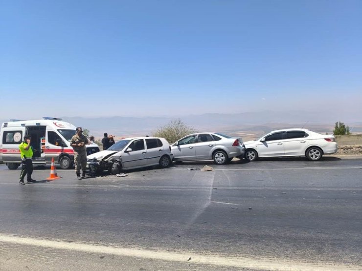 Gaziantep’te dört aracın karıştığı zincirleme kaza: 9 yaralı