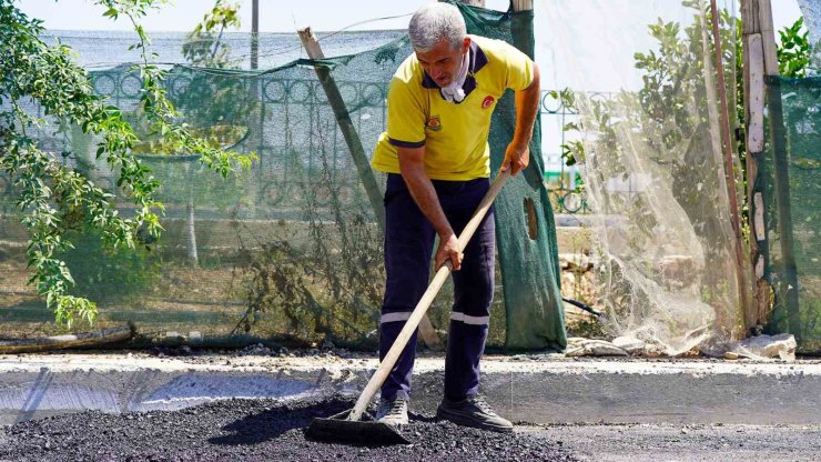 Tarsus’ta 9 mahallede asfalt yama çalışması tamamlandı