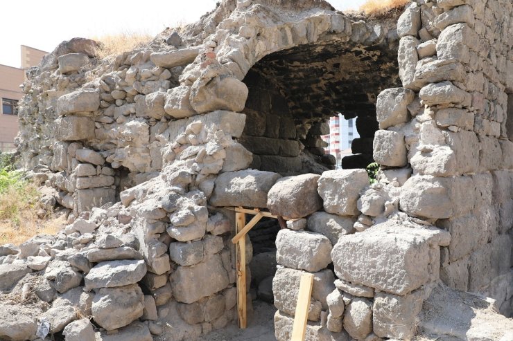 Başkan Çolakbayrakdar: "Kayseri’nin ilk medresesini kültür hazinemize yeniden kazandırıyoruz"